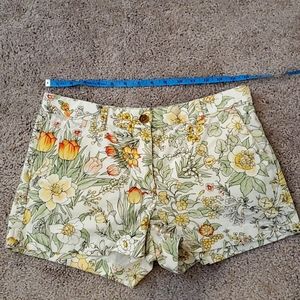 Floral Gap Khaki Shorts